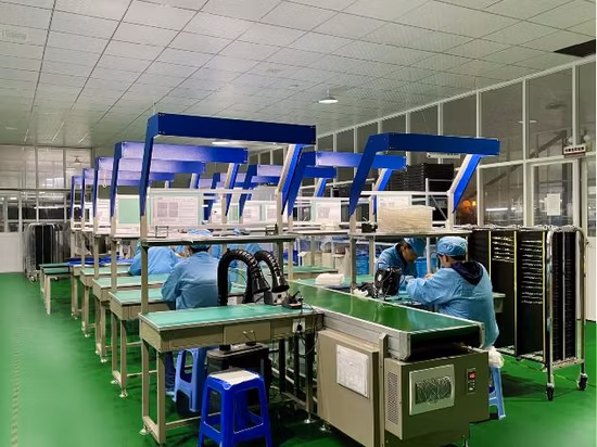 Tomada comutada de parede com botão com padrão Neon UK