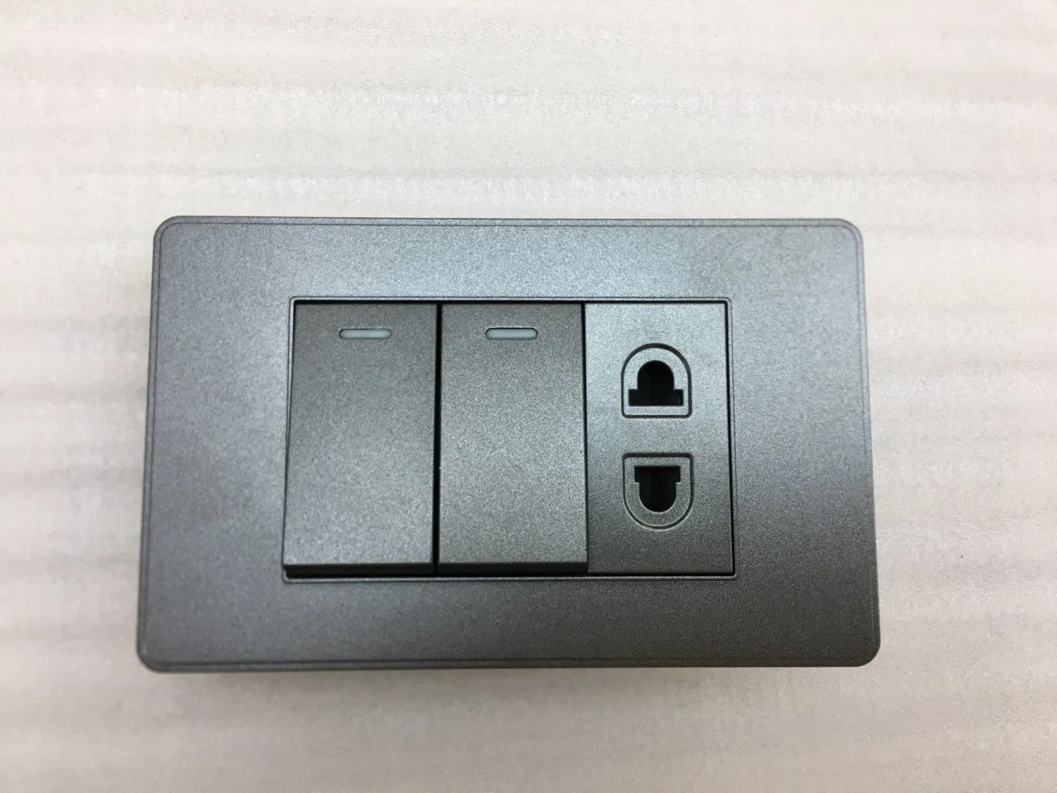 2 Gang Rocker Interruptor de parede elétrico Soquete de 2 pinos para Peru Bolívia Tailândia Vietnã